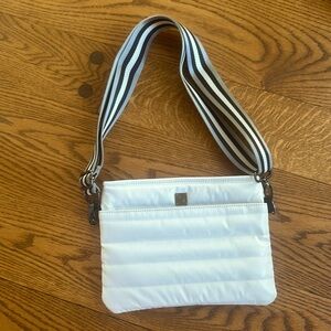 NWOT think royln bag